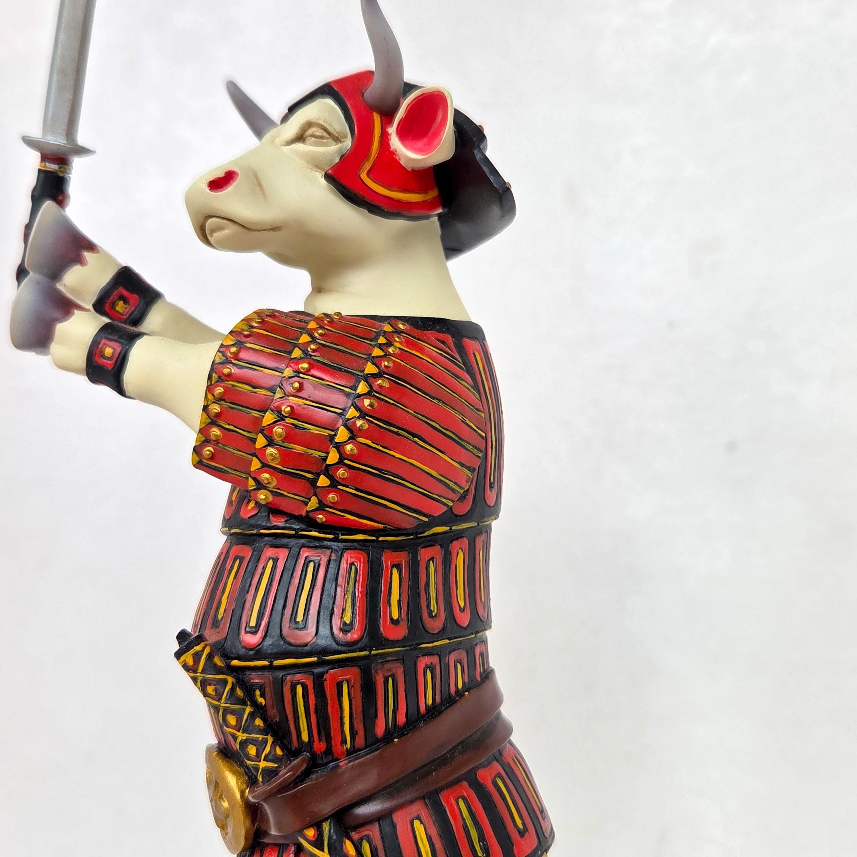 Cow Parade Sam-moo-rai Figurine 10