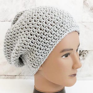 Handmade Men’s Crochet Slouchy Beanie – Soft Gray Winter Hat for Men, Cozy Warm Knit Hat, Stylish Slouch Beanie, Men’s Fall Accessory Gift