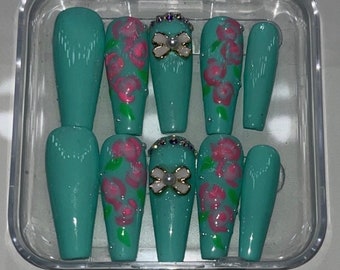 Light Green nails, green and pink nails, flower nails, handmade press on nails, handmade gifts for women, trending nails, spring nails