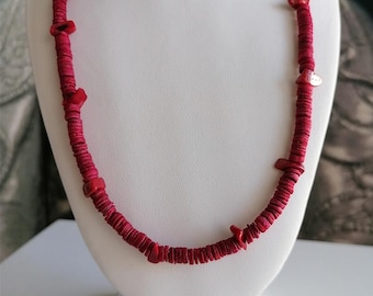 Handmade red necklace with coral. Necklace in red. Fine coral necklace. Handmade necklace made of coral and heishi beads. Gift.