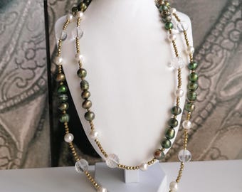 Long necklace with green freshwater pearls,Handmade necklace with freshwater pearls,Long necklace with rock crystal,Necklace in green/gold,Gift
