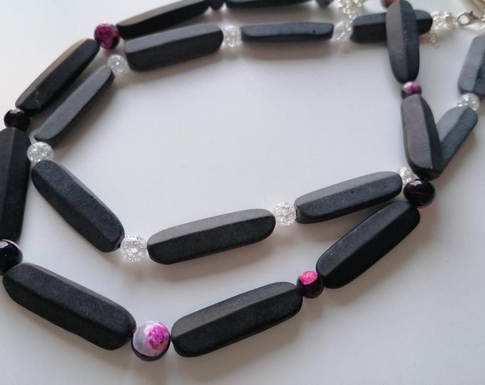 Featured listing image: Schwarze Onyx Kette mit Schwarz/Pinken Achaten oder Bergkristall,Kette in Schwarz/Pink, Handgemachte Onyx Kette, Edelstein Schmuck,Geschenk