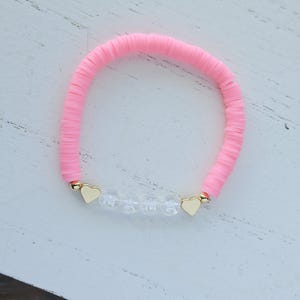 Pink Mama Bracelet: Personalized Gold Heart Beaded Bracelet