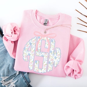 Custom Monogram Sweatshirt, Grandmillennial Monogram, Coquette Bow, Crewneck Sweatshirt, Gifts for Her, Personalized Gift, Preppy, Trendy