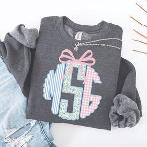 Custom Monogram Sweatshirt, Grandmillennial Monogram, Coquette Bow, Crewneck Sweatshirt, Gifts for Her, Personalized Gift, Preppy, Trendy