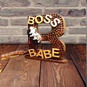 BOSS BABE Décoration en bois lettre B, serre-livres en bois lettres, lettres décoratives pour table basse en bois, étagère décorative en bois grandes lettres - DL002