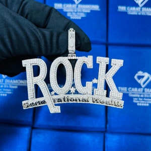 Colgante de letra ROCK helado / Fianza personalizada / 3.0 "X2.5" / Diamante de plata / Joyería para hombres/mujeres
