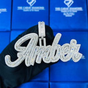 Colgante de letra ÁMBAR personalizado helado / Diamante baguette / 4.0 "X2.3" / Joyería para hombres/mujeres