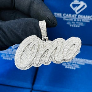 Colgante de letra Iced Out Omo / Dos tonos / Hip Hop personalizado / 2.6 "X1.65" / Joyería para hombres/mujeres