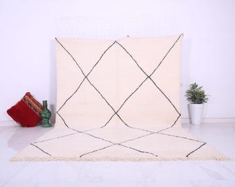 Hand Knotted Beni Ourain Rug: Moroccan Lambswool, Minimalist Boho