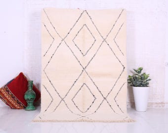 Handmade Beni Ourain Wool Rug: Moroccan Berber Style