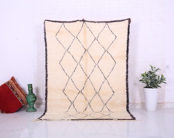 Handmade Beni Ourain Wool Rug: Moroccan Berber Style