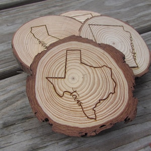 Posavasos de madera personalizados con grabado estatal, posavasos personalizados con grabado láser, regalo con mapa estatal, decoración rústica para el hogar, posavasos personalizados de tu ciudad natal