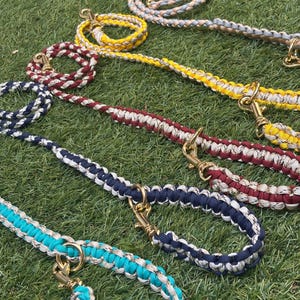 Tweekleurige paracord hondenriem, extra stevig en veilig | Gemaakt in Japan | Geschikt voor kleine tot middelgrote honden | Handgemaakt