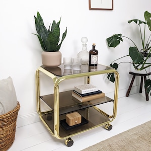 Bar trolley bartafel messing rookglas Mid Century Hollywood Regency bijzettafel wielen tbv trolley bar salontafel vintage