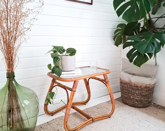 Vintage Rattan Coffee Table Bamboo Curved Frame Textured Glass Top Boho Mid Century Side Table Scandinavian Danish Design Brown Natural