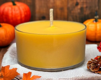 Candele profumate con spezie per torta di zucca, lumini, decorazione rustica per la casa in fattoria