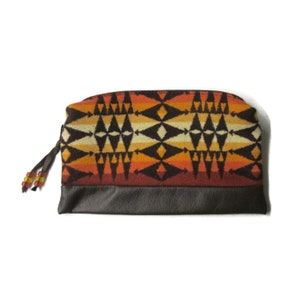 Estuche grande de cuero marrón con cremallera, estuche para lápices, neceser, neceser para maquillaje, cartera, manta, tela de lana de Pendleton Woolen Mills.