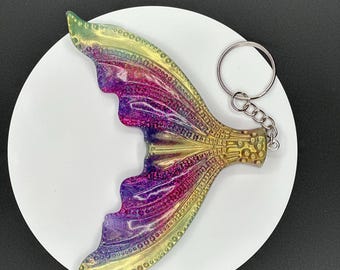 Handmade Mermaid Tail Keychain – Resin Glitter Key Ring – Ocean-Inspired Accessory – Fantasy Keychain –