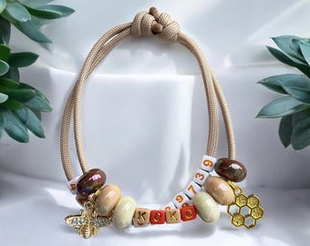 Collar para perros de paracord hecho a mano: ajustable y duradero para exteriores.