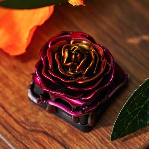 Valorant Vyse Arc Rose Keycap – Artisan Gaming Keycap for Cherry MX – Handmade Gift for Valorant Fans & Gamers
