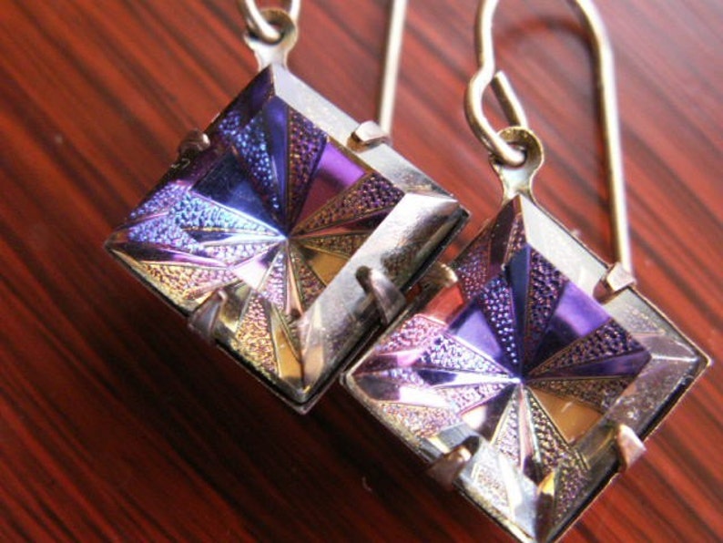 Violet Antiquity... Stunning heliotrope glass jewel earrings. image 4