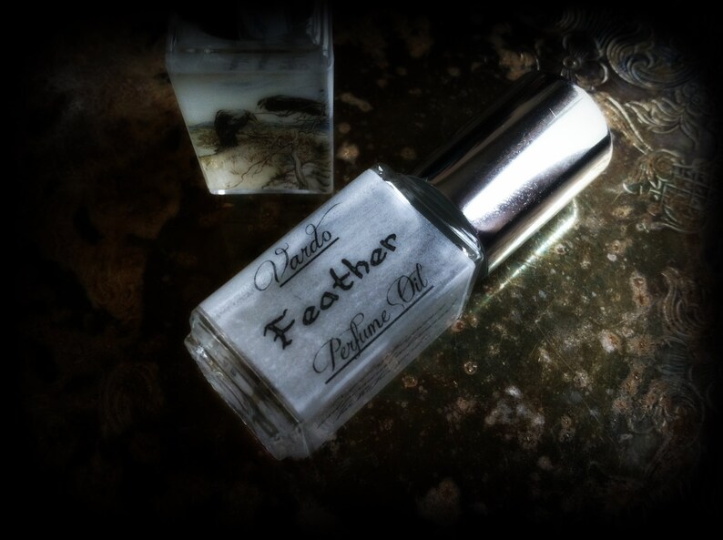 Feather White Musk Perfume Oil Roll On image 3