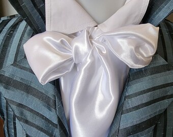 Regency style cravat