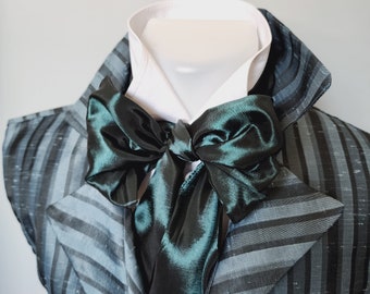 Regency style cravat forest green