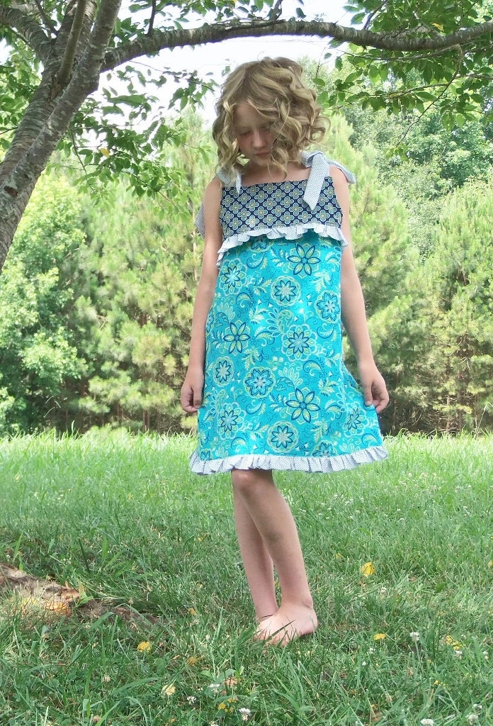 Girls Dress Pattern Sewing Tutorial -- Child's Play -- 3m - 12 Girls ...