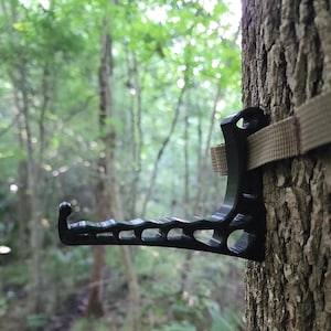 Saddle Hunting Bow and Rifle Hanger: Tree Strap Gear Hook