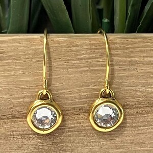 Boucles d&#39;oreilles pendantes en or avec cristaux Swarovski : boucles d&#39;oreilles rondes en étain faites main
