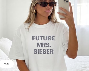 Zukunft Mrs. Bieber T-Shirt | Promi Coachella Fan T-Shirt | Bieber Fan T-Shirt