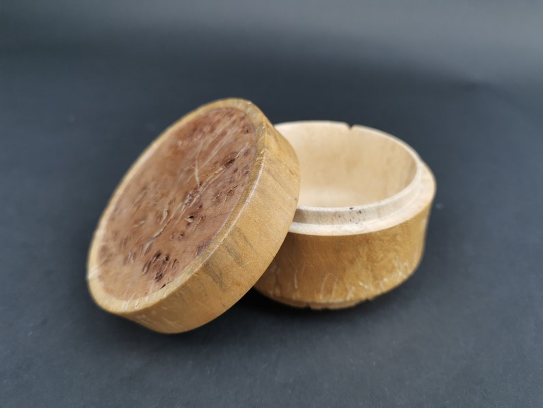 Vintage Wooden Trinket Ring or Jewelry Box Hand Made Turned Wood Round
