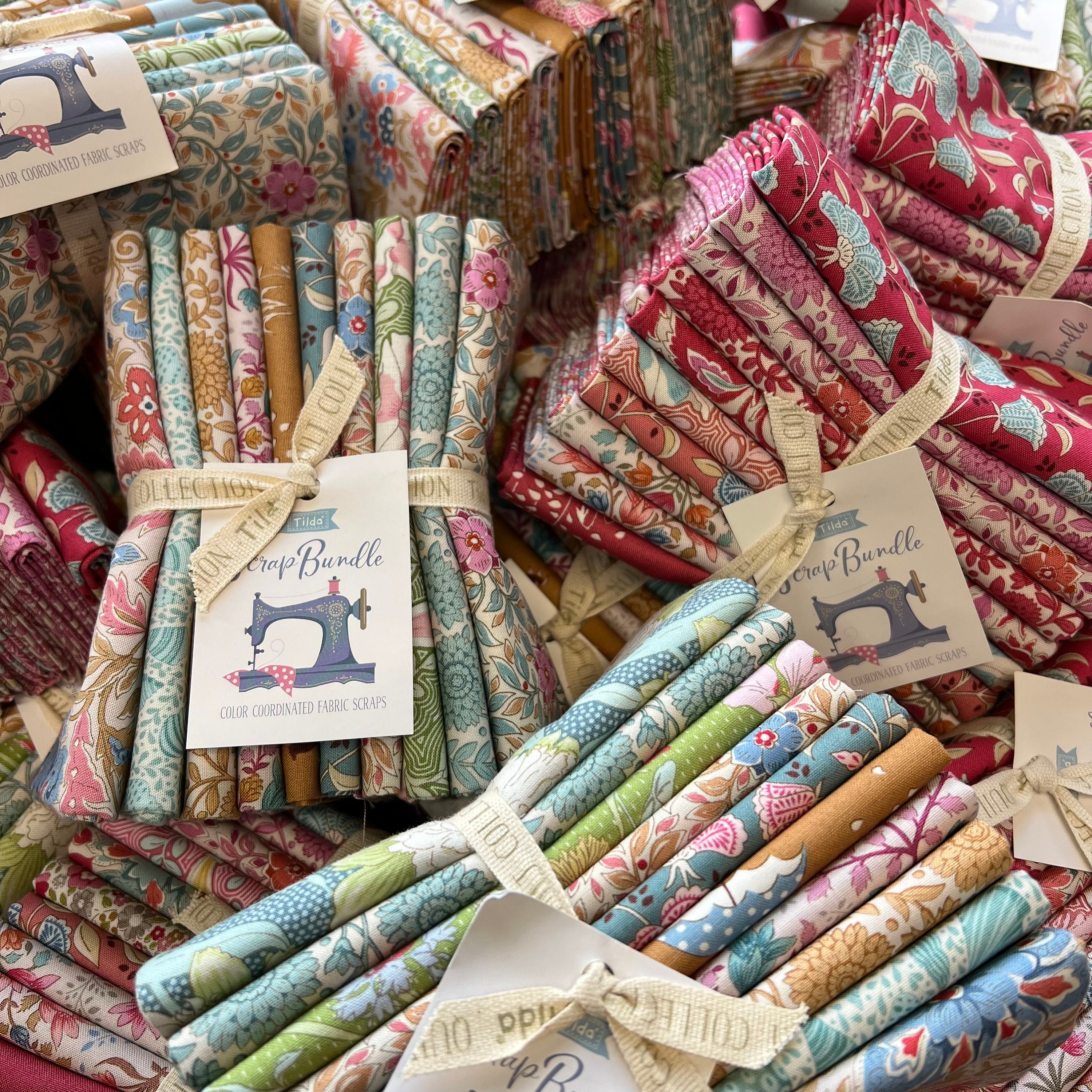 Tilda SCRAP BUNDLE 10 Piece, Fat Quarter Bundle, Quilting Cotton Fabric,  100% Cotton, TIL300125, TIL300126, F18