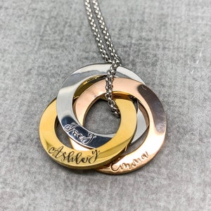 Family name necklace personalized, linked circle necklace, Mixed metal Russian ring necklace, 3 circle name necklace, gift for mom