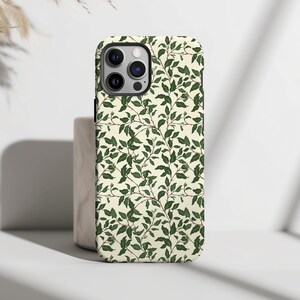 Op William Morris geïnspireerde groene bladeren: telefoonhoesje: iPhone, Galaxy, Pixel