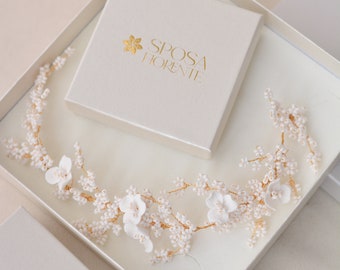 Accessorio per capelli da sposa con fiori bianchi e Swarovski Blu