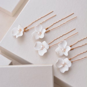 Set of 5 Hairpins, Ceramic White Floral Hairpins, Freshwater Pearls, Wedding hair pins for Brides, Hairpins for Bridal shower