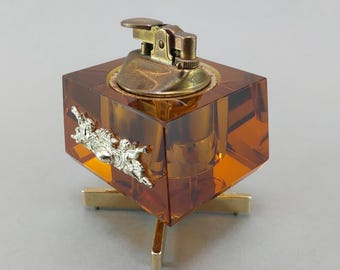 Accendino da tavolo in vetro ambrato anni '60, accendino da scrivania vintage in vetro artistico, accendino con decorazione a cherubino, accessorio da ufficio retrò da collezione