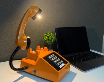 Lampada da scrivania vintage arancione per telefono, lampada per telefono riciclata, arredamento retrò