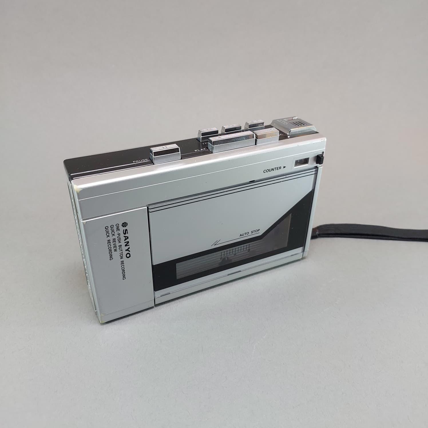 SANYO M1111 WALKMAN MAGNÉTOPHONE COMPACT CASSETTE RECORDER TAPE