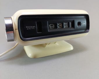 1970s Sankyo Flip Clock, Vintage Cream Digital Alarm, Retro EU Table Clock