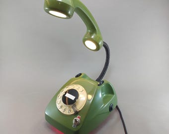 Lampada telefonica rotativa vintage verde oliva, lampada da scrivania in stile metà secolo, arredamento retrò per ufficio.