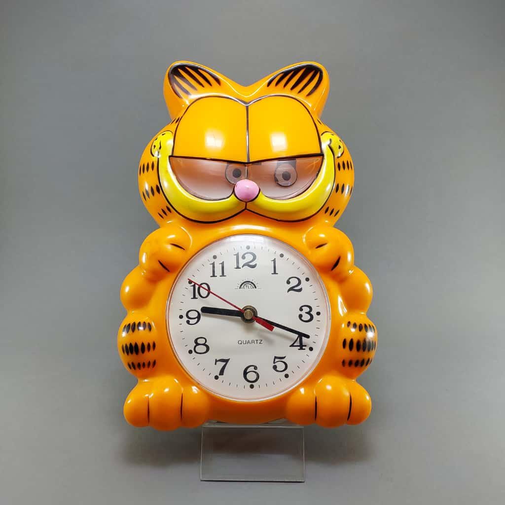 1980s Garfield Wall Clock: AETLDA Quartz, Retro Collectible (tail
