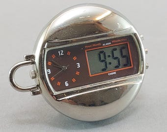 Orologio da tasca analogico-digitale vintage anni '90, sveglia da viaggio con portachiavi in metallo.