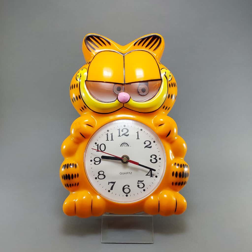 1980s Garfield Wall Clock: AETLDA Quartz Retro Collectible (3D