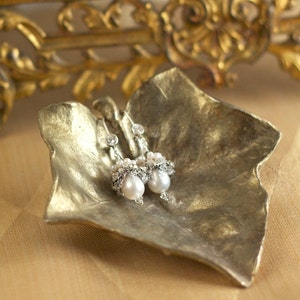 Bridal Freshwater Pearl Drop Earrings / Silver Wedding Dangle Earrings / Fall Wedding/ Handmade Lace Elspeth image 3