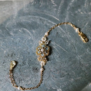 Simple Pearl Wedding Bracelet Vintage-Inspired, Floral Bridal Bracelet Something Blue Dainty Lace Bracelet for Bride HYACINTHE image 7