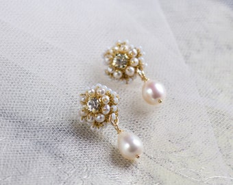 Pearl Wedding Stud Earrings | Teardrop Earrings for Bride | Gold Bridal Earrings | Pearl Wedding Jewelry | Vintage Bridal Earrings | Lucca